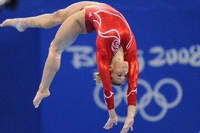 九游sports-裁判新规层层升级：促进公平竞争的又一大步，裁判要公平公正致辞