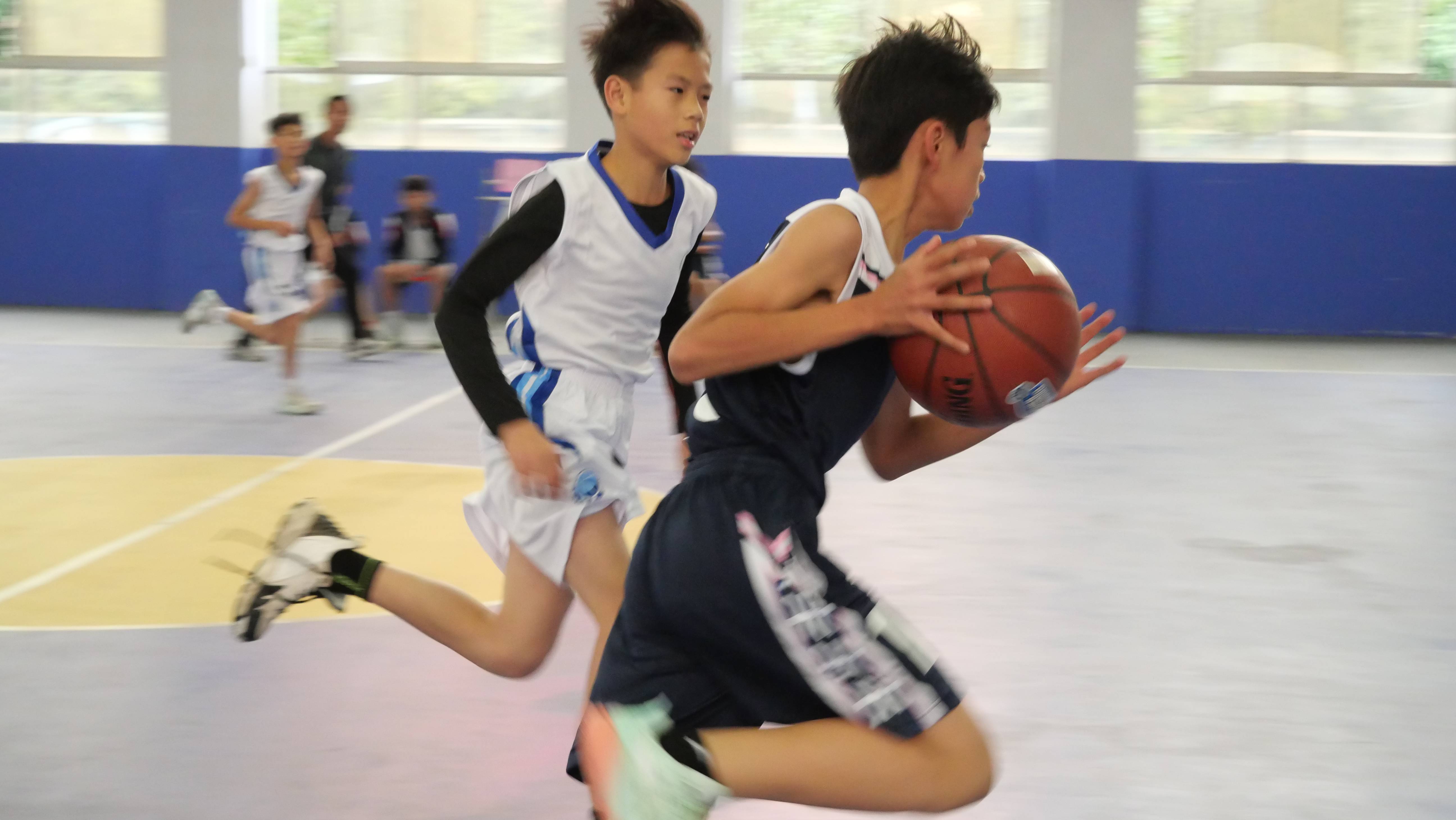 包含青少年篮球技能比赛热火朝天，发现明日之星的词条