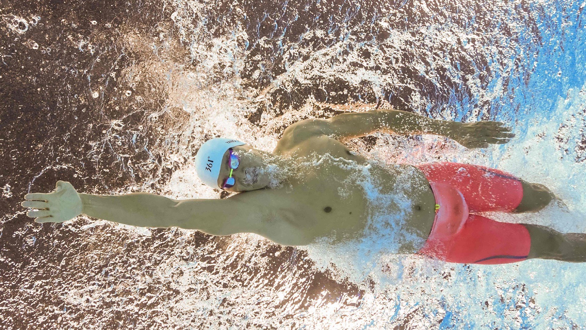 摩洛哥骑手吉塔·日特科维奇荣获2024年最佳障碍赛骑手奖，表彰其卓越表现。